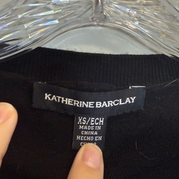 Katherine Barclay 100% Merino Wool Black Long Sleeve V Neck Sweater Top Size XS - Picture 10 of 10